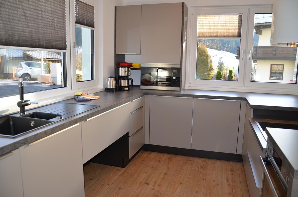 Apartment Haus Van Der Leij Russbach am Pass Gschütt Habitación foto